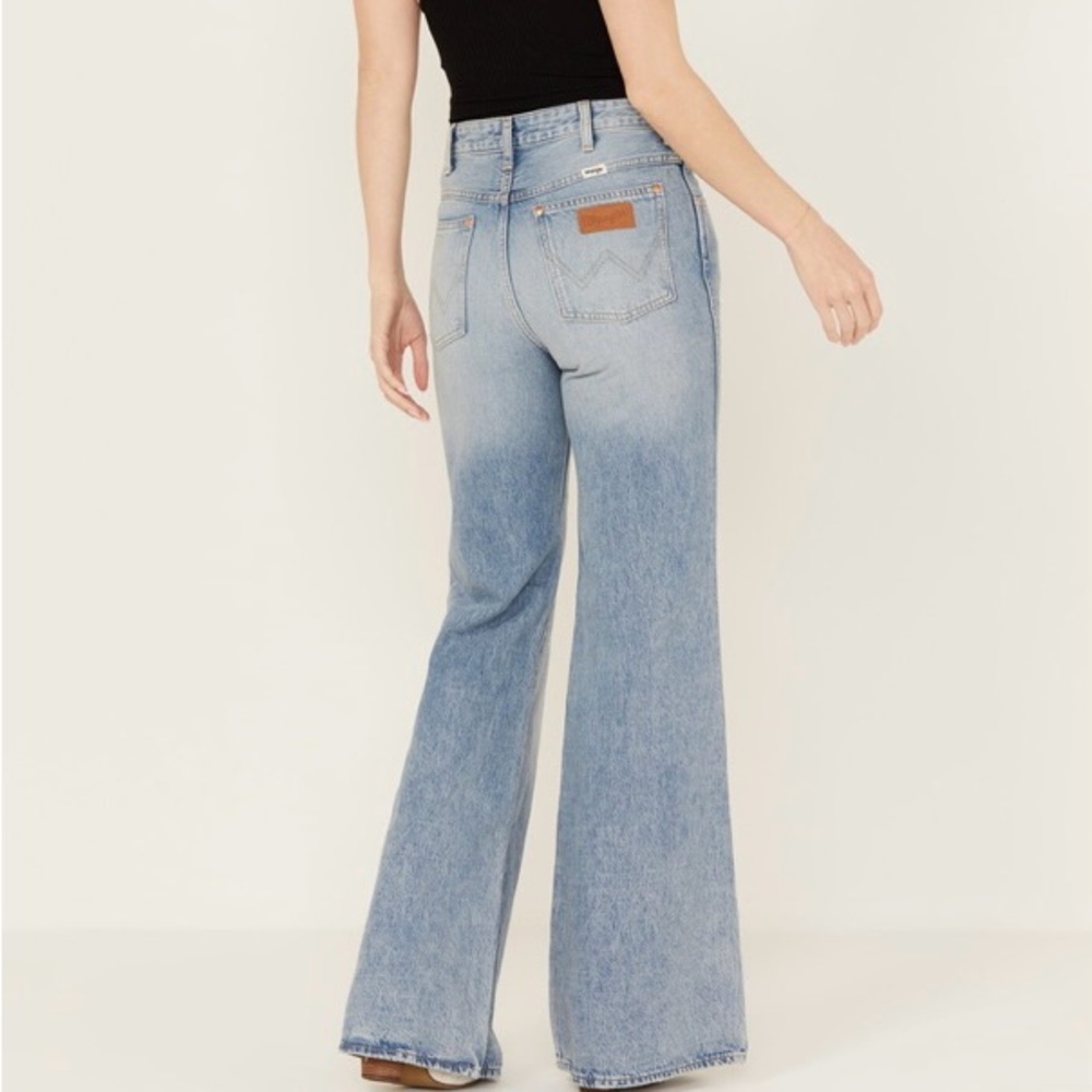 WRANGLER WOMEN'S HONOLUA WANDERER 622 HIGH RISE FLARE JEANS 30x32